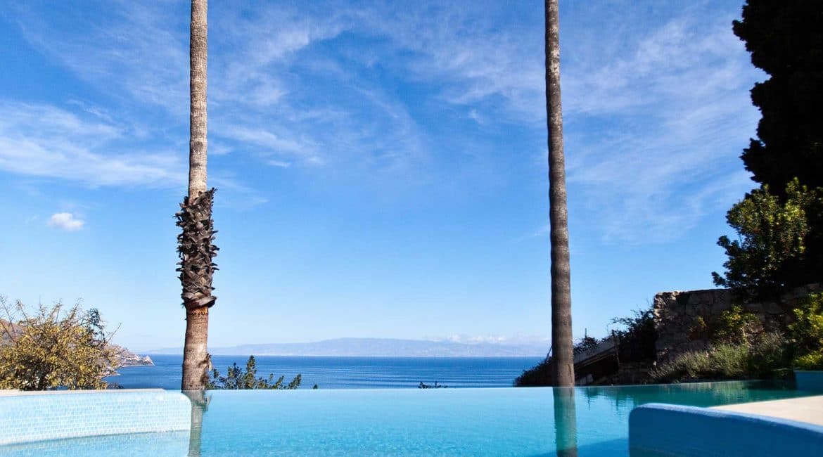 Ashbee hotel infinity pool with stunning views