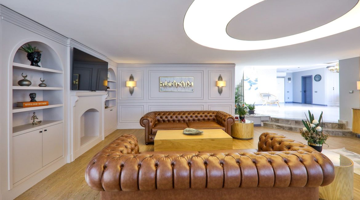 Villa Sandie Chesterfied sofas