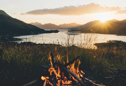 Scotland-Holiday-Lochside-campfire